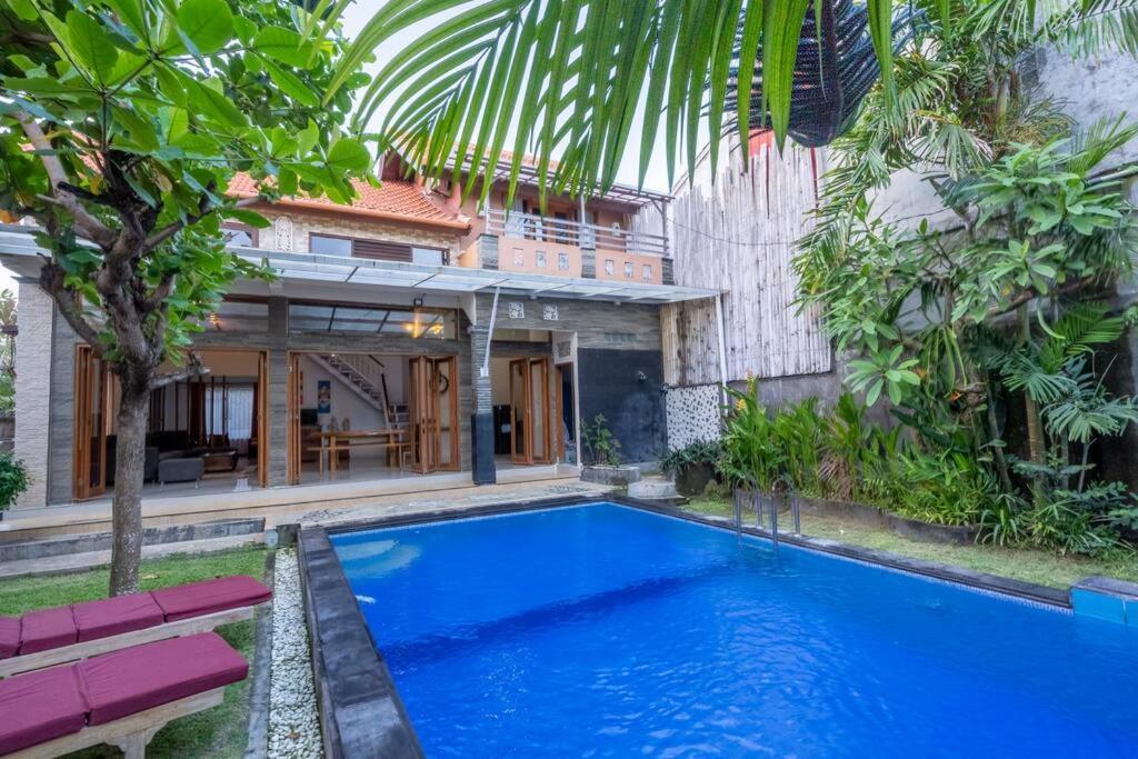 Private 3 Bedroom Villas, 5 Mnt To *